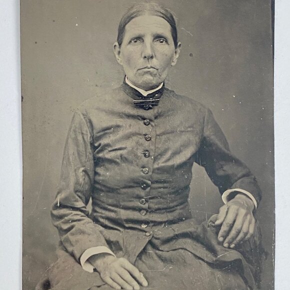 1800s Ferro Tintype Older Woman Serious Look Severe Hair Chair Studio Portrait - Picture 1 of 5